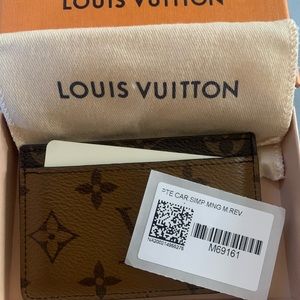 100% Authentic Louis Vuitton Card Holder